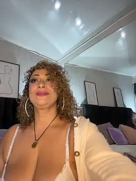 Snapshot of Katti_Barrera chatting on 03/12/26, 07:42 Katti Barrera online show from 03/12/26, 07:42