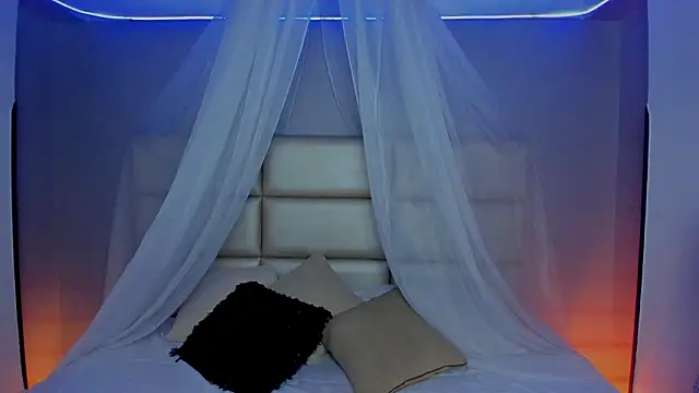 Snapshot of cat_kitty18_ chatting on 03/06/26, 06:37 cat kitty18 online show from 03/06/26, 06:37