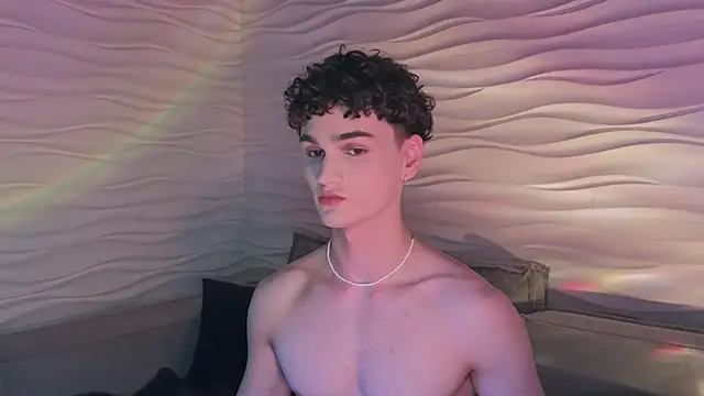 Snapshot of adam_21cm__ chatting on 12/12/24, 06:53 adam 21cm online show from 12/12/24, 06:53