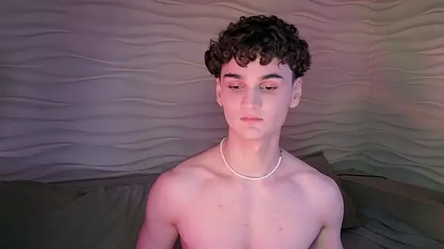 Snapshot of adam_21cm__ chatting on 02/02/25, 04:54 adam 21cm online show from 02/02/25, 04:54