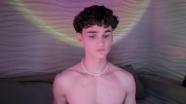 Snapshot of adam_21cm__ chatting on 02/02/25, 07:57 adam 21cm online show from 02/02/25, 07:57