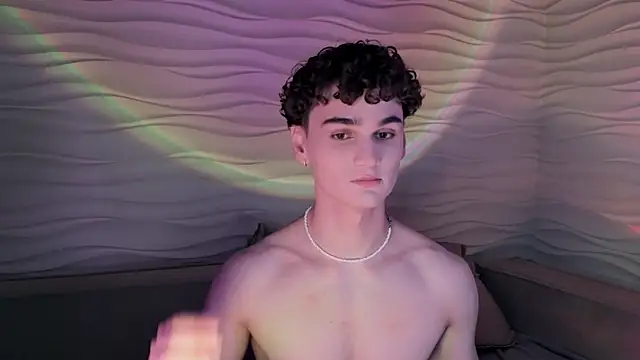 Snapshot of adam_21cm__ chatting on 02/04/25, 04:39 adam 21cm online show from 02/04/25, 04:39