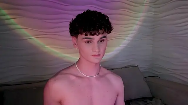 Snapshot of adam_21cm__ chatting on 02/13/25, 07:52 adam 21cm online show from 02/13/25, 07:52