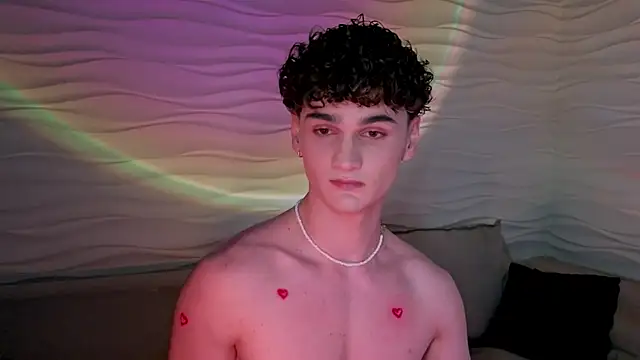 Snapshot of adam_21cm__ chatting on 02/14/25, 04:41 adam 21cm online show from 02/14/25, 04:41