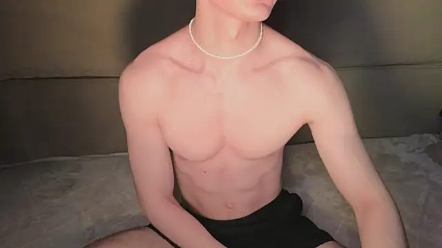 Snapshot of adam_21cm__ chatting on 12/19/25, 04:36 adam 21cm online show from 12/19/25, 04:36