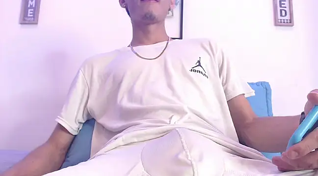 harrytomson 1 online show from 02/22/25, 08:31