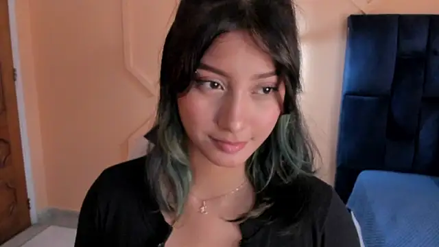 Snapshot of Yazmin_rouse chatting on 01/03/25, 02:51 Yazmin rouse online show from 01/03/25, 02:51