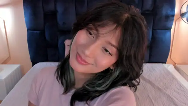 Snapshot of Yazmin_rouse chatting on 01/04/25, 12:59 Yazmin rouse online show from 01/04/25, 12:59