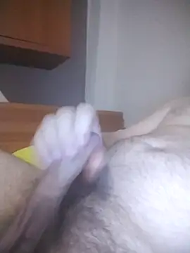 Snapshot of nudistu021 chatting on 04/18/26, 04:22 nudistu021 online show from 04/18/26, 04:22