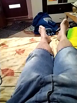 Snapshot of nudistu021 chatting on 04/20/26, 04:21 nudistu021 online show from 04/20/26, 04:21