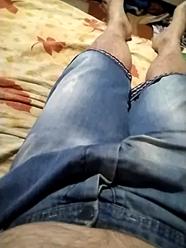 Snapshot of nudistu021 chatting on 04/23/26, 03:47 nudistu021 online show from 04/23/26, 03:47