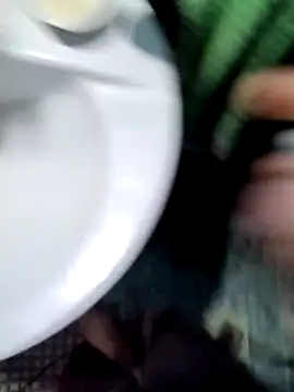 Snapshot of nudistu021 chatting on 04/25/26, 04:26 nudistu021 online show from 04/25/26, 04:26