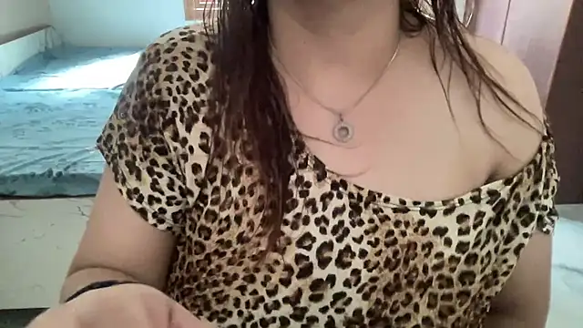Snapshot of sassypooja chatting on 05/11/26, 04:29 sassypooja online show from 05/11/26, 04:29
