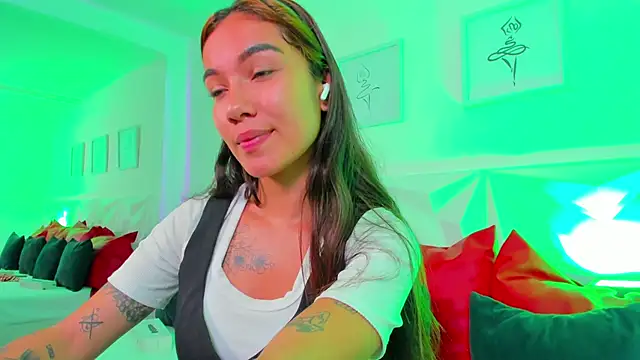 scarlet castro online show from 03/17/26, 05:05