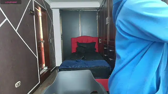 Snapshot of SexyNaf chatting on 01/11/25, 07:05 SexyNaf online show from 01/11/25, 07:05