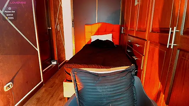 Snapshot of SexyNaf chatting on 03/11/25, 10:20 SexyNaf online show from 03/11/25, 10:20