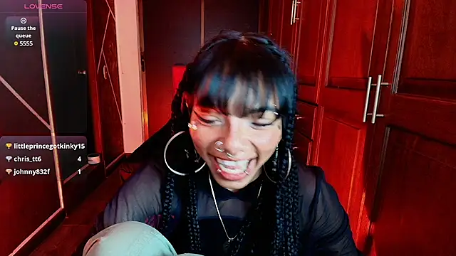 Snapshot of SexyNaf chatting on 03/12/25, 01:25 SexyNaf online show from 03/12/25, 01:25