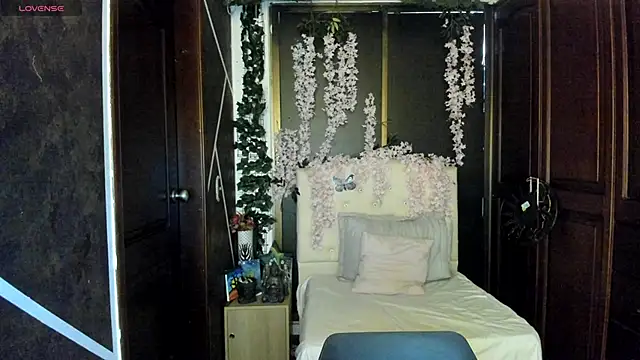 Snapshot of SexyNaf chatting on 09/10/25, 07:25 SexyNaf online show from 09/10/25, 07:25