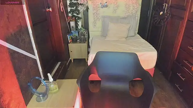 Snapshot of SexyNaf chatting on 09/11/25, 07:25 SexyNaf online show from 09/11/25, 07:25