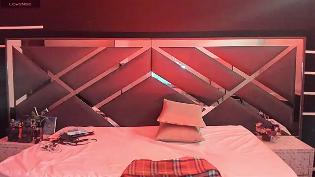 Snapshot of SexyNaf chatting on 09/12/25, 07:36 SexyNaf online show from 09/12/25, 07:36