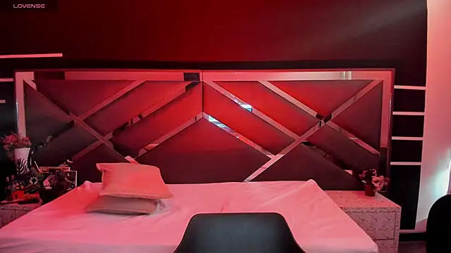 Snapshot of SexyNaf chatting on 09/19/25, 07:58 SexyNaf online show from 09/19/25, 07:58