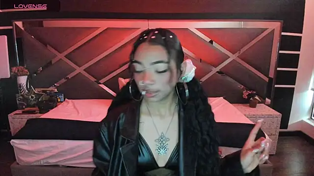 Snapshot of SexyNaf chatting on 09/26/25, 07:40 SexyNaf online show from 09/26/25, 07:40