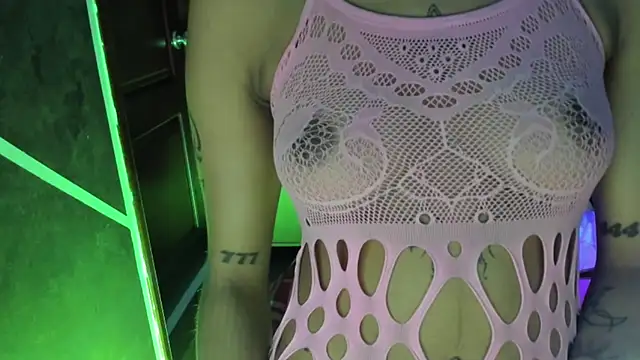 Snapshot of SexyNaf chatting on 10/13/25, 08:09 SexyNaf online show from 10/13/25, 08:09