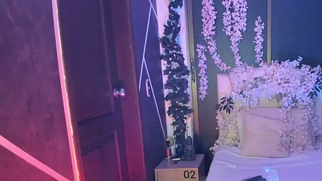 Snapshot of SexyNaf chatting on 10/15/25, 07:14 SexyNaf online show from 10/15/25, 07:14