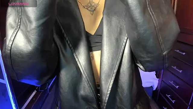 Snapshot of SexyNaf chatting on 12/01/25, 06:57 SexyNaf online show from 12/01/25, 06:57