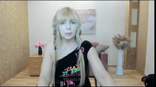 Snapshot of Anna_Diax chatting on 03/06/26, 12:45 Anna Diax online show from 03/06/26, 12:45