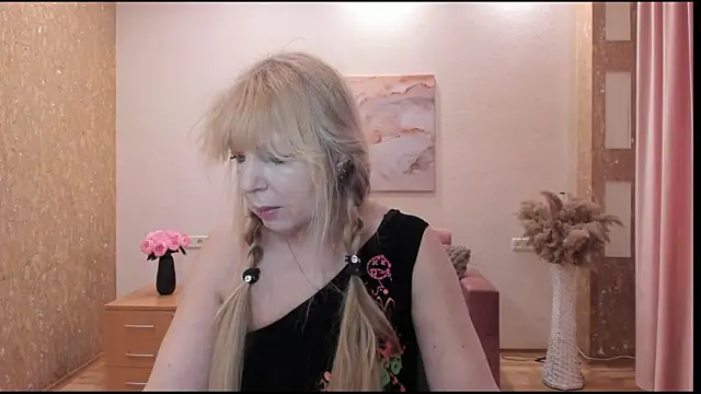 Snapshot of Anna_Diax chatting on 04/02/26, 11:41 Anna Diax online show from 04/02/26, 11:41