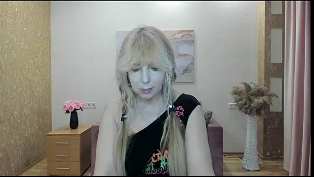 Snapshot of Anna_Diax chatting on 04/04/26, 12:13 Anna Diax online show from 04/04/26, 12:13