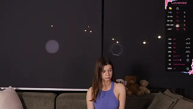 AnnaSiren online show from 12/18/24, 02:53