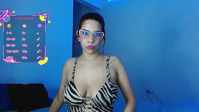 Snapshot of mishell1collins chatting on 02/12/26, 12:05 mishell1collins online show from 02/12/26, 12:05