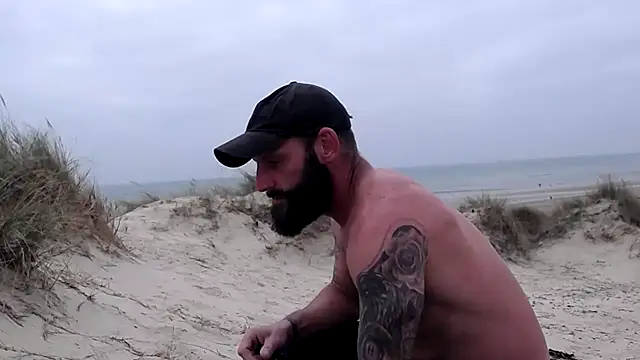 Snapshot of AnodicDemotic chatting on 10/12/25, 09:30 AnodicDemotic online show from 10/12/25, 09:30