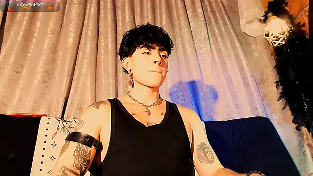 Snapshot of Mathew_stardust chatting on 10/04/25, 11:47 Mathew stardust online show from 10/04/25, 11:47