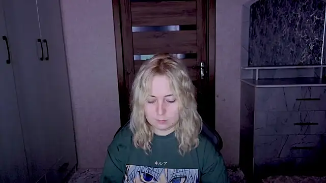 Snapshot of Kristy-Max chatting on 03/14/26, 08:47 Kristy-Max online show from 03/14/26, 08:47