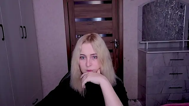 Snapshot of Kristy-Max chatting on 03/17/26, 05:33 Kristy-Max online show from 03/17/26, 05:33