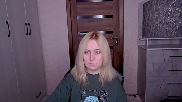 Snapshot of Kristy-Max chatting on 03/19/26, 08:18 Kristy-Max online show from 03/19/26, 08:18