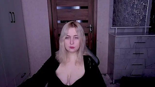 Snapshot of Kristy-Max chatting on 03/23/26, 07:56 Kristy-Max online show from 03/23/26, 07:56