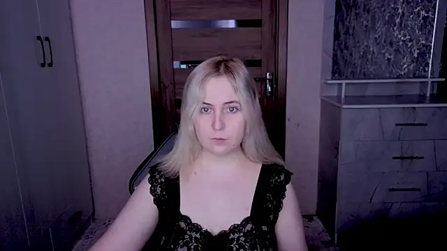 Snapshot of Kristy-Max chatting on 03/23/26, 08:57 Kristy-Max online show from 03/23/26, 08:57