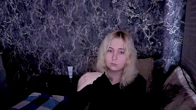 Snapshot of Kristy-Max chatting on 04/01/26, 08:50 Kristy-Max online show from 04/01/26, 08:50