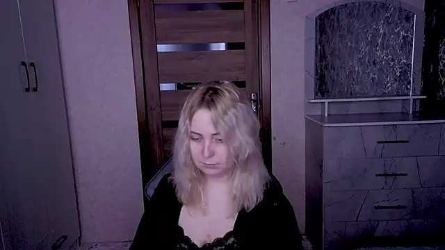 Snapshot of Kristy-Max chatting on 04/27/26, 09:57 Kristy-Max online show from 04/27/26, 09:57