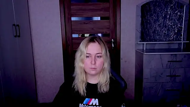 Snapshot of Kristy-Max chatting on 06/03/26, 11:10 Kristy-Max online show from 06/03/26, 11:10