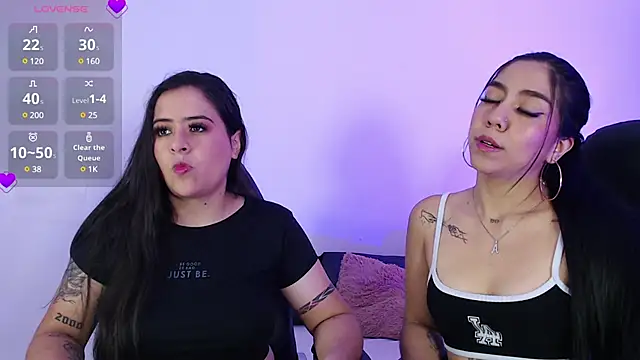 Snapshot of KarolandMichel chatting on 01/28/25, 11:49 KarolandMichel online show from 01/28/25, 11:49