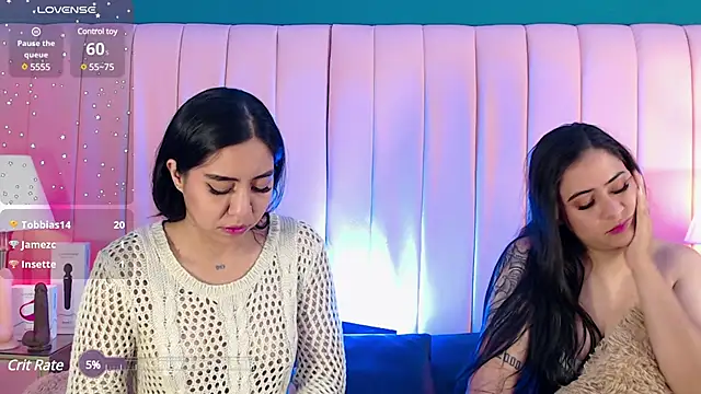 Snapshot of KarolandMichel chatting on 02/13/25, 02:42 KarolandMichel online show from 02/13/25, 02:42