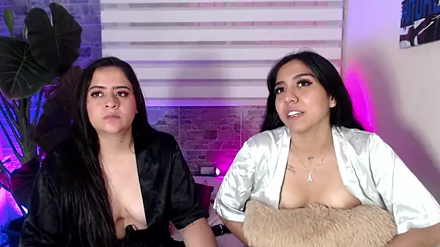 Snapshot of KarolandMichel chatting on 03/05/25, 06:23 KarolandMichel online show from 03/05/25, 06:23