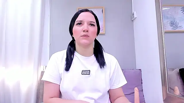 Snapshot of _EmilyJireh_ chatting on 04/27/26, 07:34 EmilyJireh online show from 04/27/26, 07:34