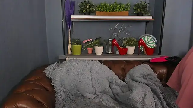 JesiaFoxi online show from 03/10/25, 12:04