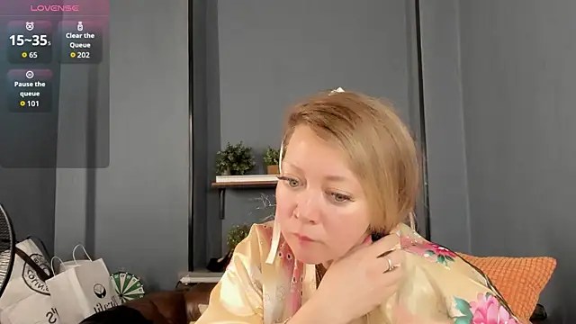 JesiaFoxi online show from 12/04/25, 01:31